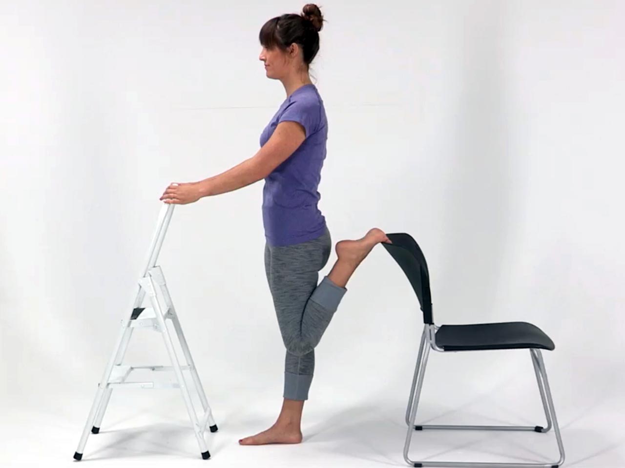 standing quadriceps stretch